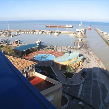 Apartahotel Darsena Cattolica